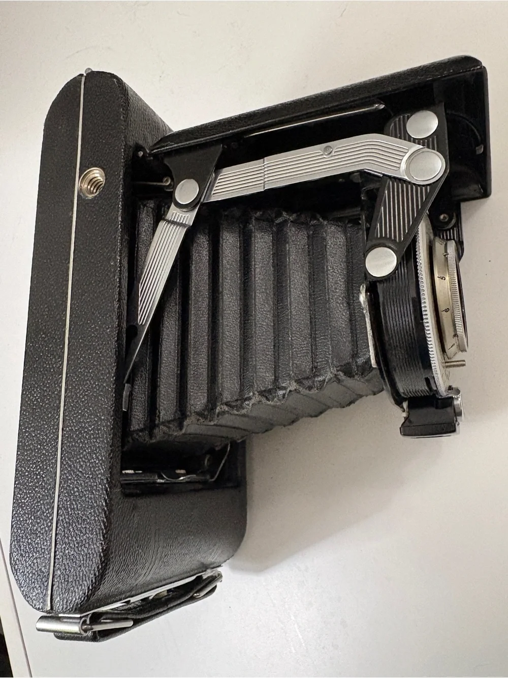 Vintage Kodak Vigilant Six-20 Folding Camera with original Yellow Box